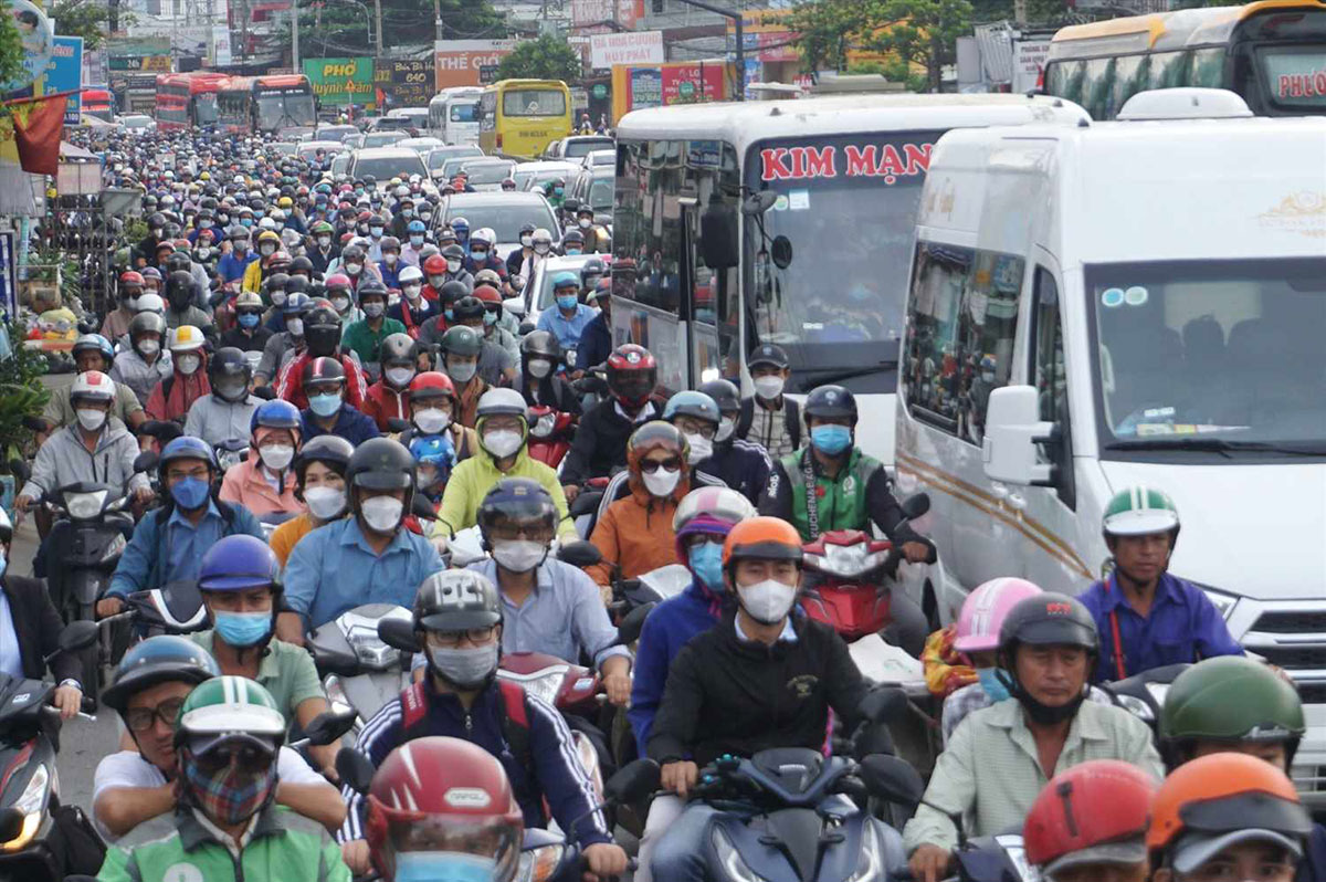 Kẹt xe Quốc lộ 13