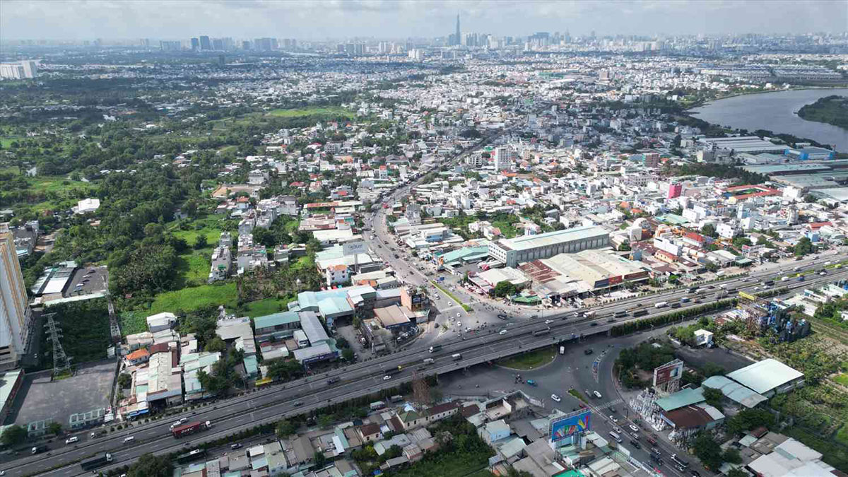 Quốc lộ 13 hướng ngã 4 Bình Phước