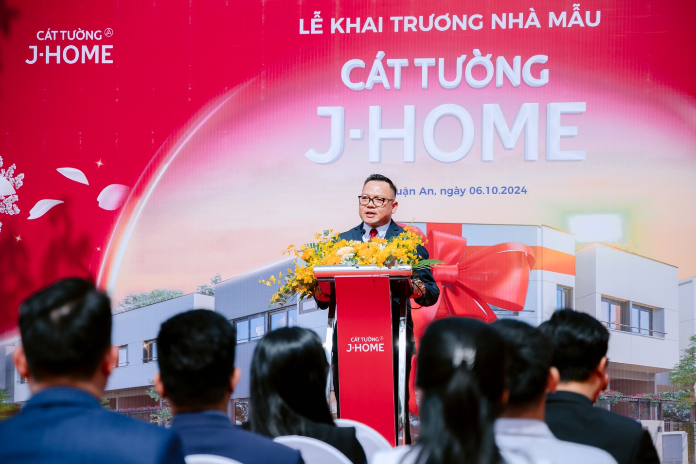 Phát biệu Khai trương Nhà mẫu Cát Tường